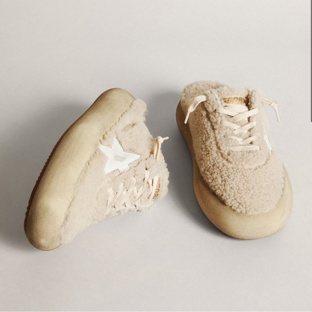 Golden Goose Space-Star Sabots in beige shearling with white leather star